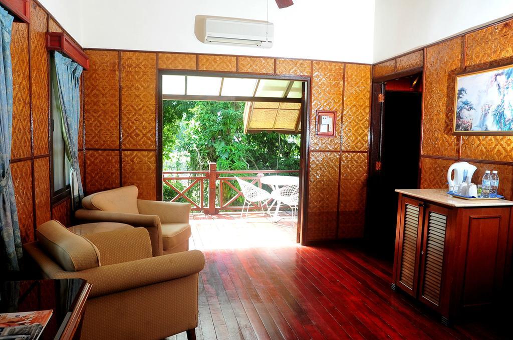 Hotel Mutiara Taman Negara Kuala Tahan Exterior foto